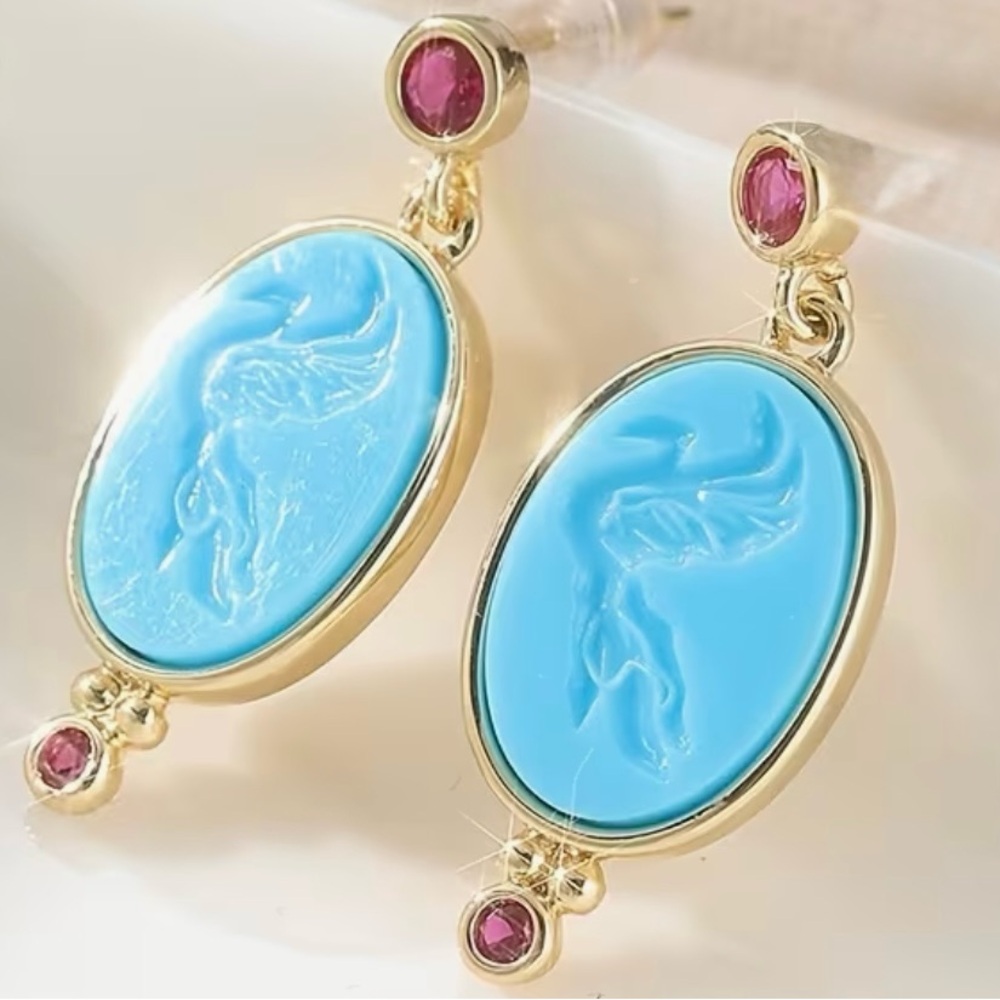 Elegant Gold and Teal Intaglio “ dove” earrings with gem Highlights - Picture 6 of 6